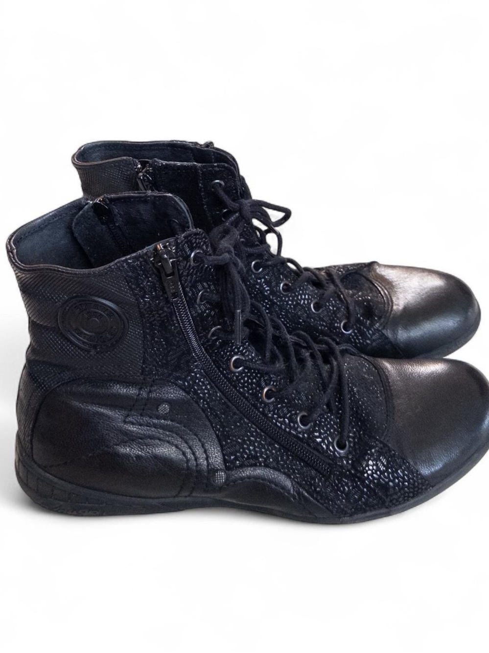 Pataugas Black Leather Lace-Up Ankle Boots – EU 38 🖤